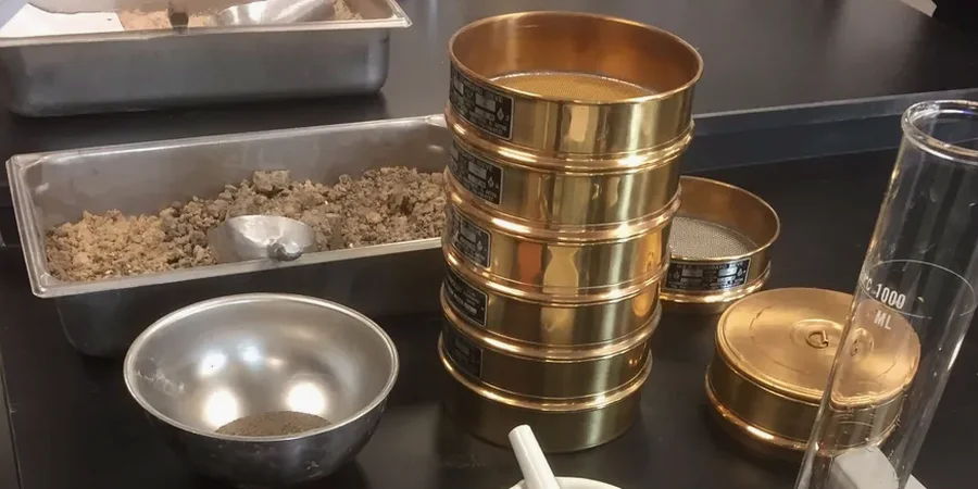Grain Size Analysis (Sieve + Hydrometer) in Longueuil: Reliable Soil Gradation Testing